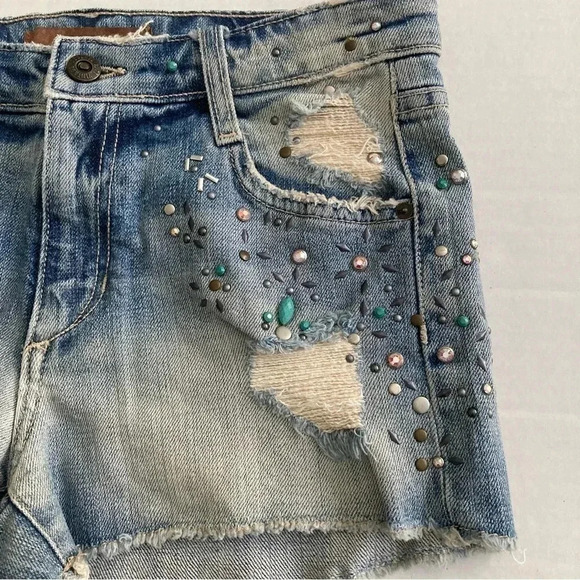 Joe’s Jeans Kerille Beaded Distressed Denim Jean Shorts Size 26 - Picture 7 of 8